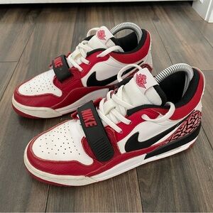 Jordan Legacy 312 Chigaco Red, Kids Size 5Y